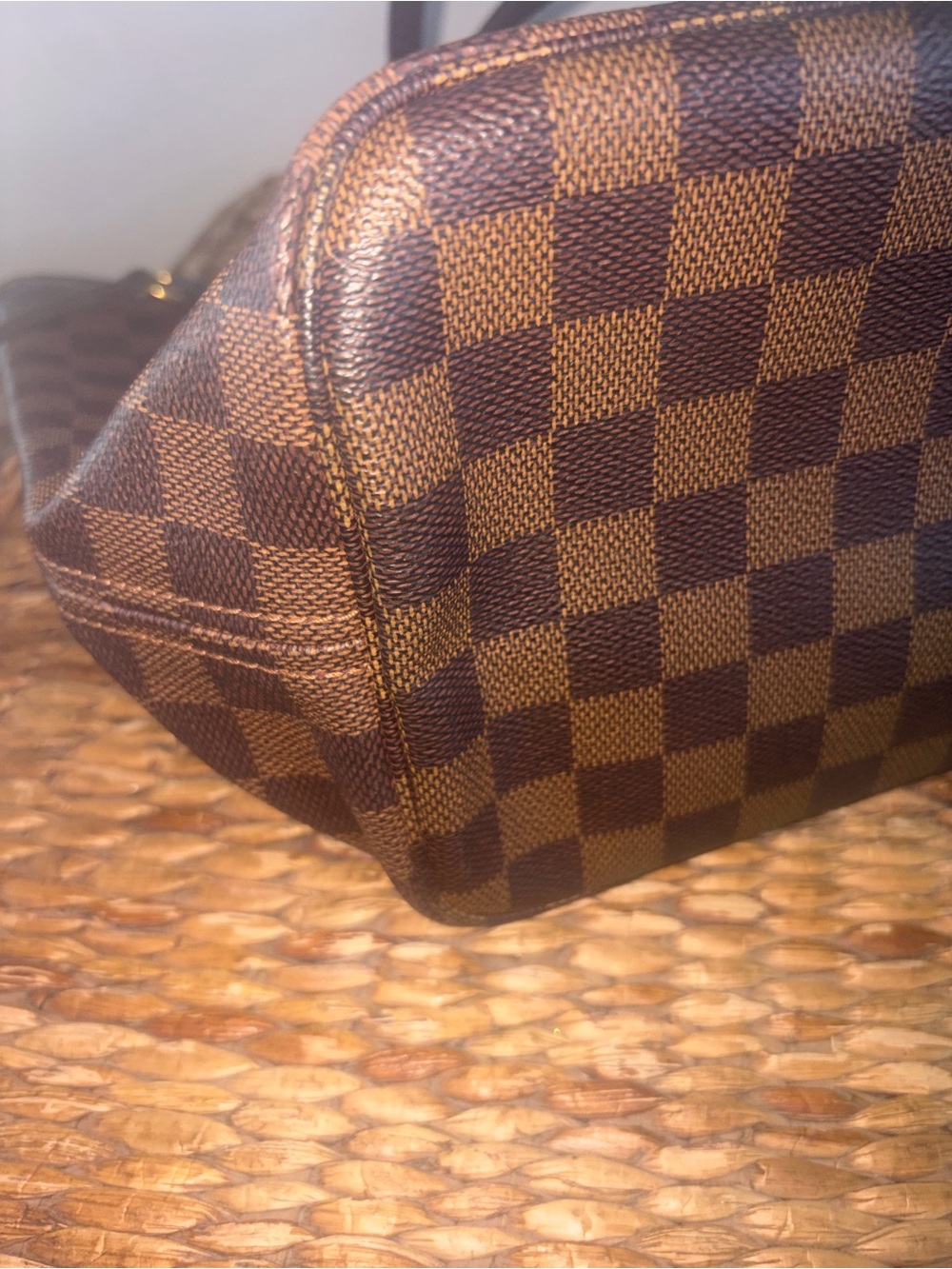 Louis Vuitton Damier
Ebene Canvas Tote with Dark Brown Trim and Red Interior/GM - Picture 8 of 15